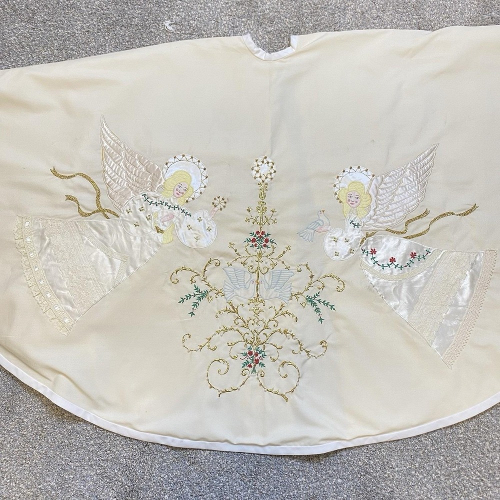 Chasuble Vestment Ivory Hand Sewn Hand Embroidered Angels - Picture 3 of 12